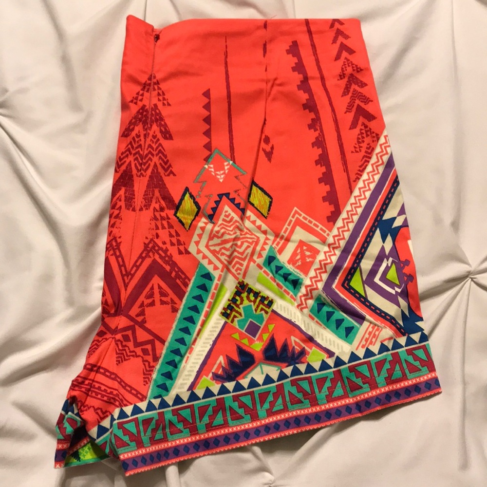 FLYING TOMATO PRINTED SHORT